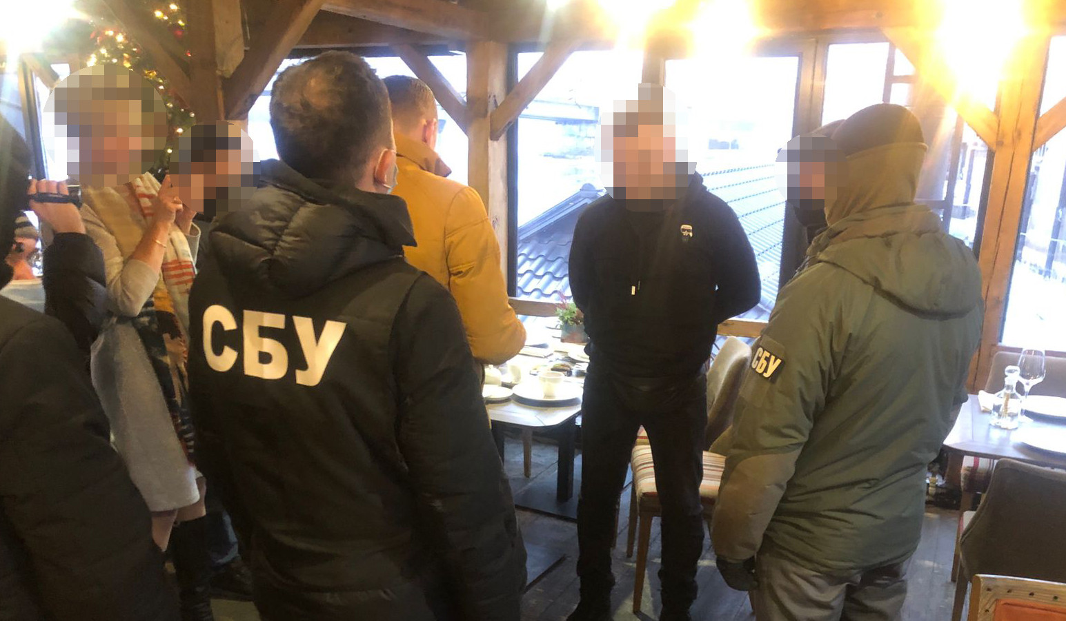 Вимагання 600 тис грн за відтермінування строку поставки спецодягу – викрито службовця АТ «Укргазвидобування»