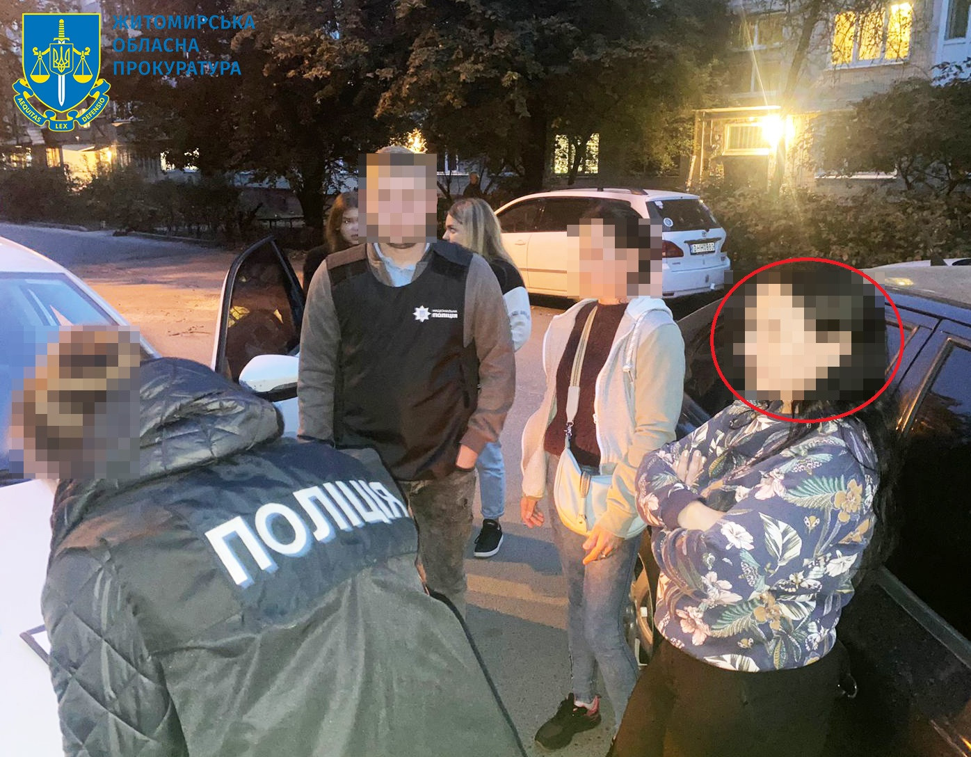 У Житомирі викрили двох осіб, які незаконно переправляли ухилянтів через кордон та продавали ЗСУ неіснуючі автіки