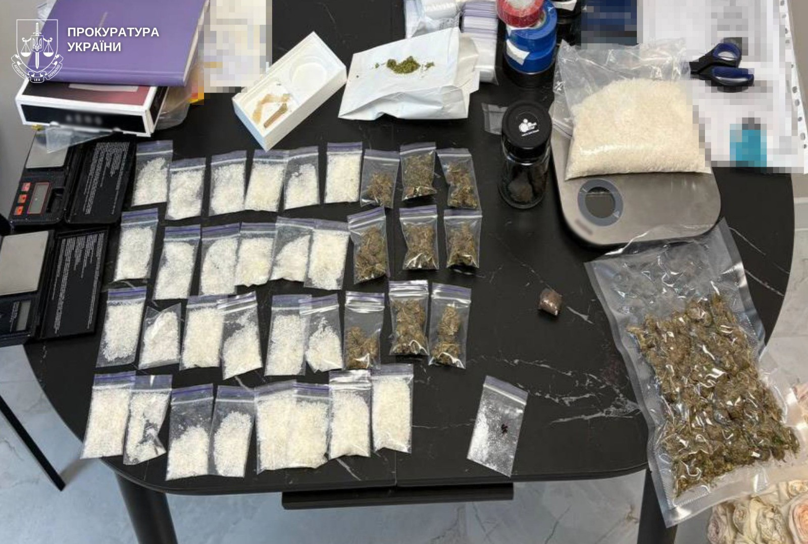 "Amphetamine" laboratory, "bookmarks" with cannabis and PVP: five people were exposed in Lviv Oblast