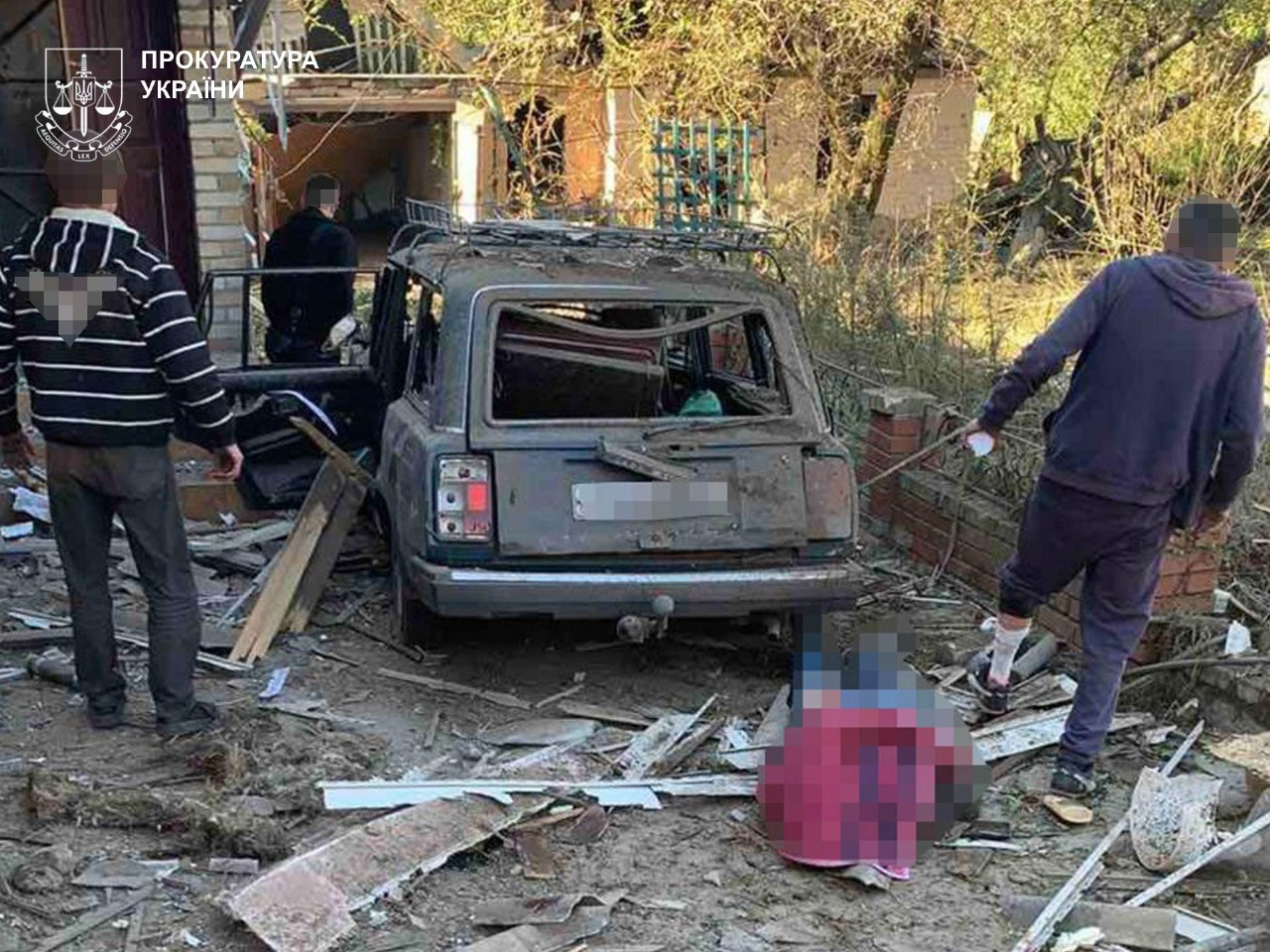 3 dead and 7 wounded civilians as a result of attacks by the Armed Forces