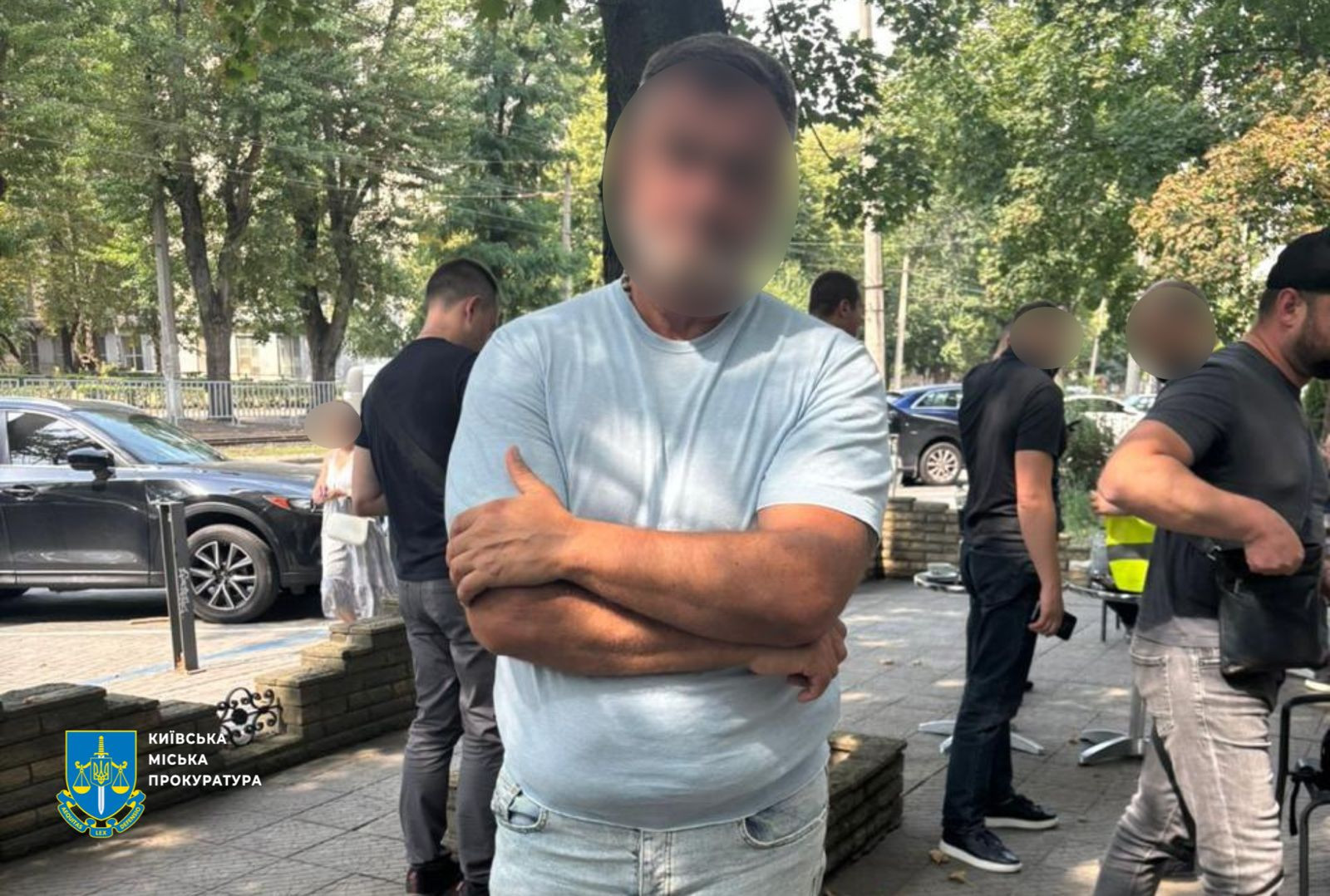 Затримано шахрая, який за 25 тис. євро обіцяв працевлаштувати дівчину на керівну посаду до Офісу Генерального прокурора