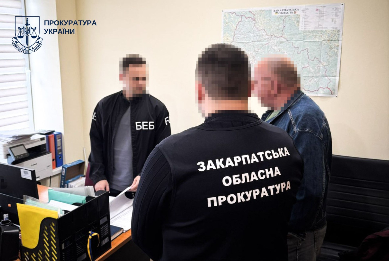 In Transcarpathia, the prosecutor's office reported suspicion to the head of the enterprise for attempting to smuggling of timber