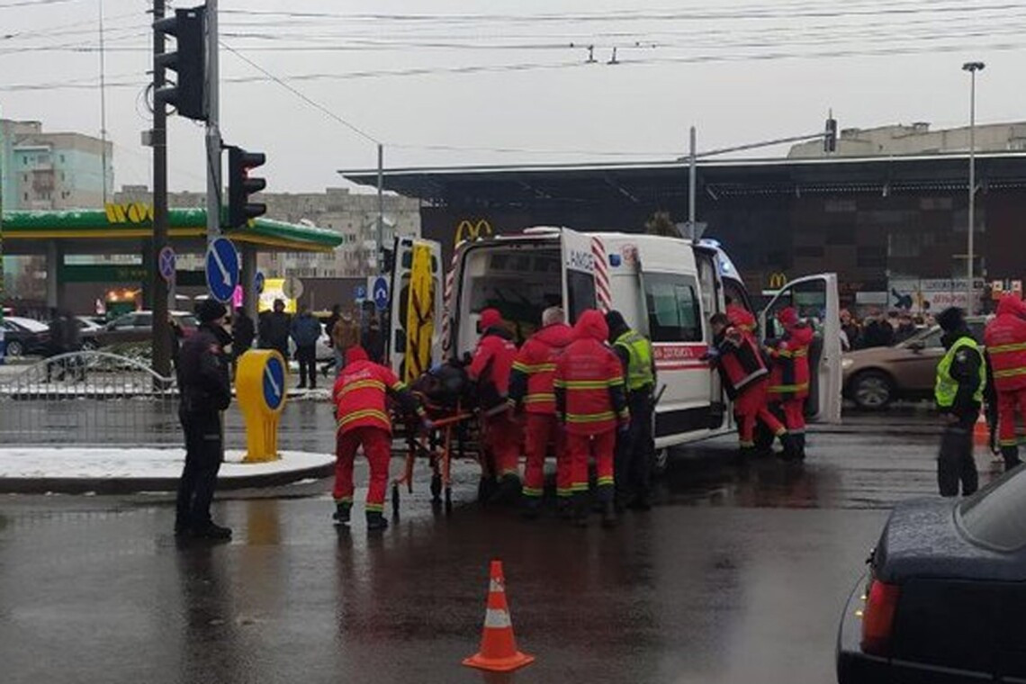 Повідомлено про підозру неповнолітньому, який у Луцьку на пішохідному переході наїхав на шістьох людей