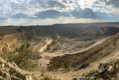 In Khmelnytskyi region, the director of the quarry illegally mined hundreds of millions of limestone: he was notified of the suspicion