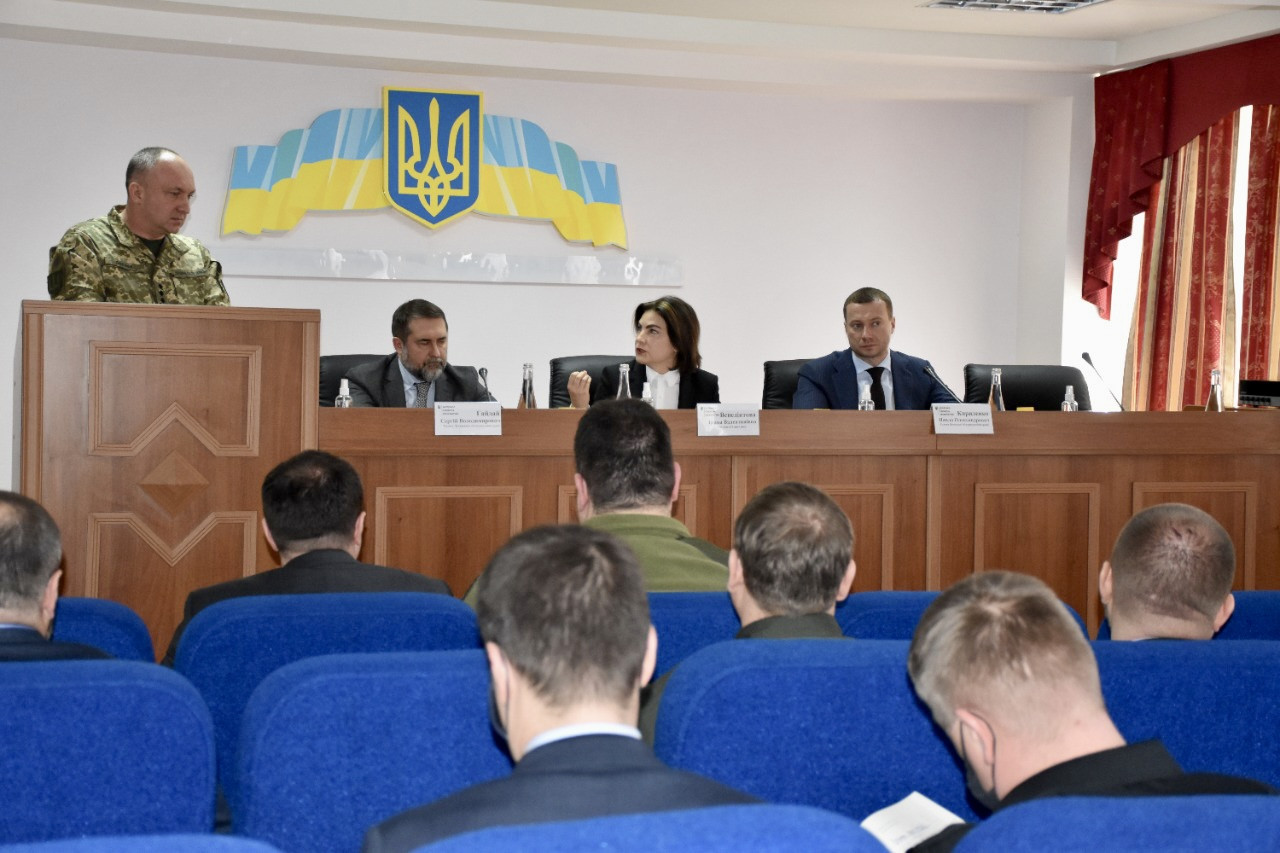 Генпрокурор на Донеччині обговорила із силовиками та керівництвом держадміністрацій роботу в умовах особливого періоду