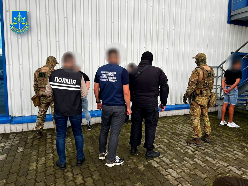 На Львівщині викрили двох військових, які підозрюються у вимаганні