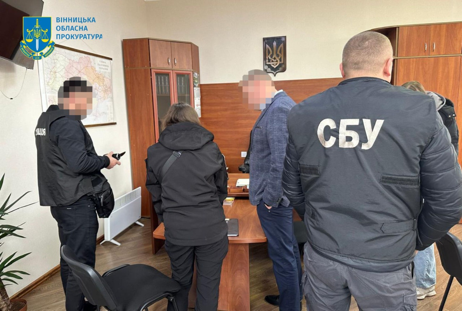 The waste in the organized group of more than 22 million UAH in the Vinnytsia branch of the Ukrzaliznytsia enterprise. The prosecutor's office presented suspicions