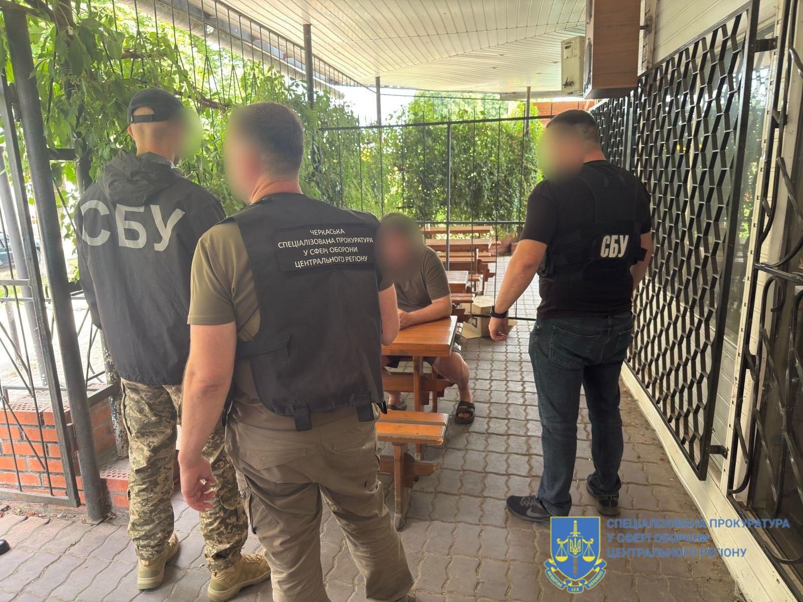 In Cherkasy region, a serviceman demanded an undue benefit of $ 3,000 for resolving the issue of disability registration