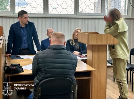 Kharkiv reported suspicion of a woman who beat a 3-year-old boy before death: the court took her into custody without bail