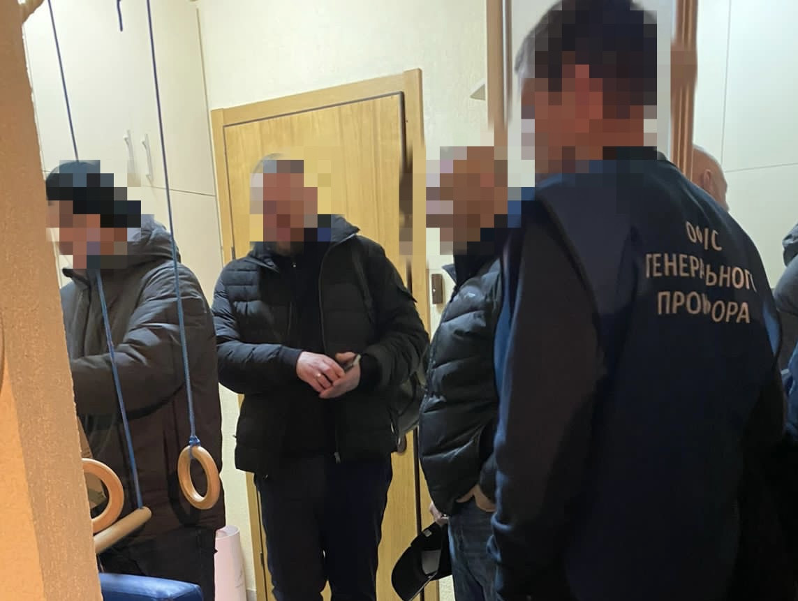 За 150 тис доларів США намагався вийти з-під варти – заступнику голови Федерації профспілок повідомлено про підозру