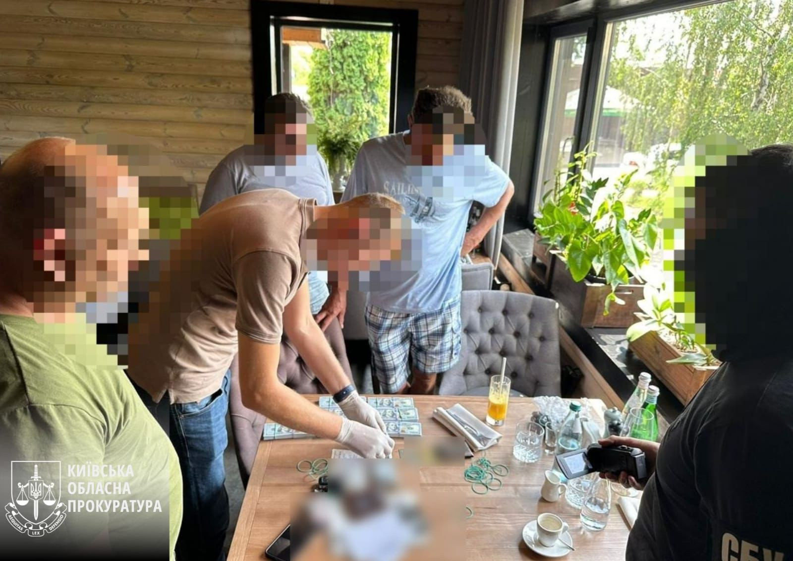 За 70 тисяч доларів США обіцяв працевлаштування на керівну посаду в ДП «Укрспирт» – повідомлено про підозру мешканцю Київщини