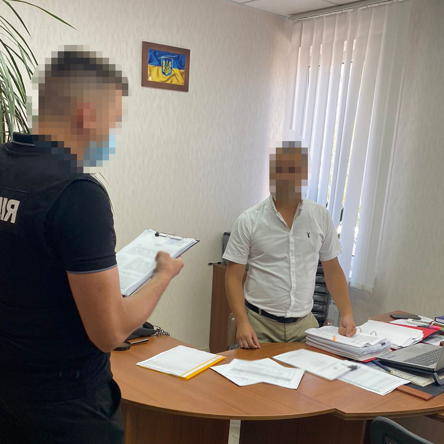 Заволодіння 500 тис грн на ремонті доріг –підозрюють заступника керівника комунального підприємства та інженера технагляду
