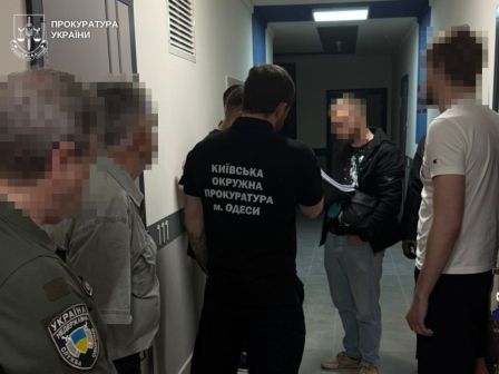 Members of an organized group involved in systematic extortion of funds will be tried in Odesa