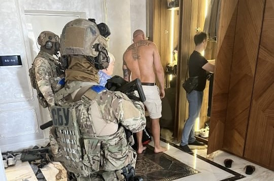 Правоохоронці викрили групу осіб, які завезли в Україну наркотиків на понад 80 млн грн