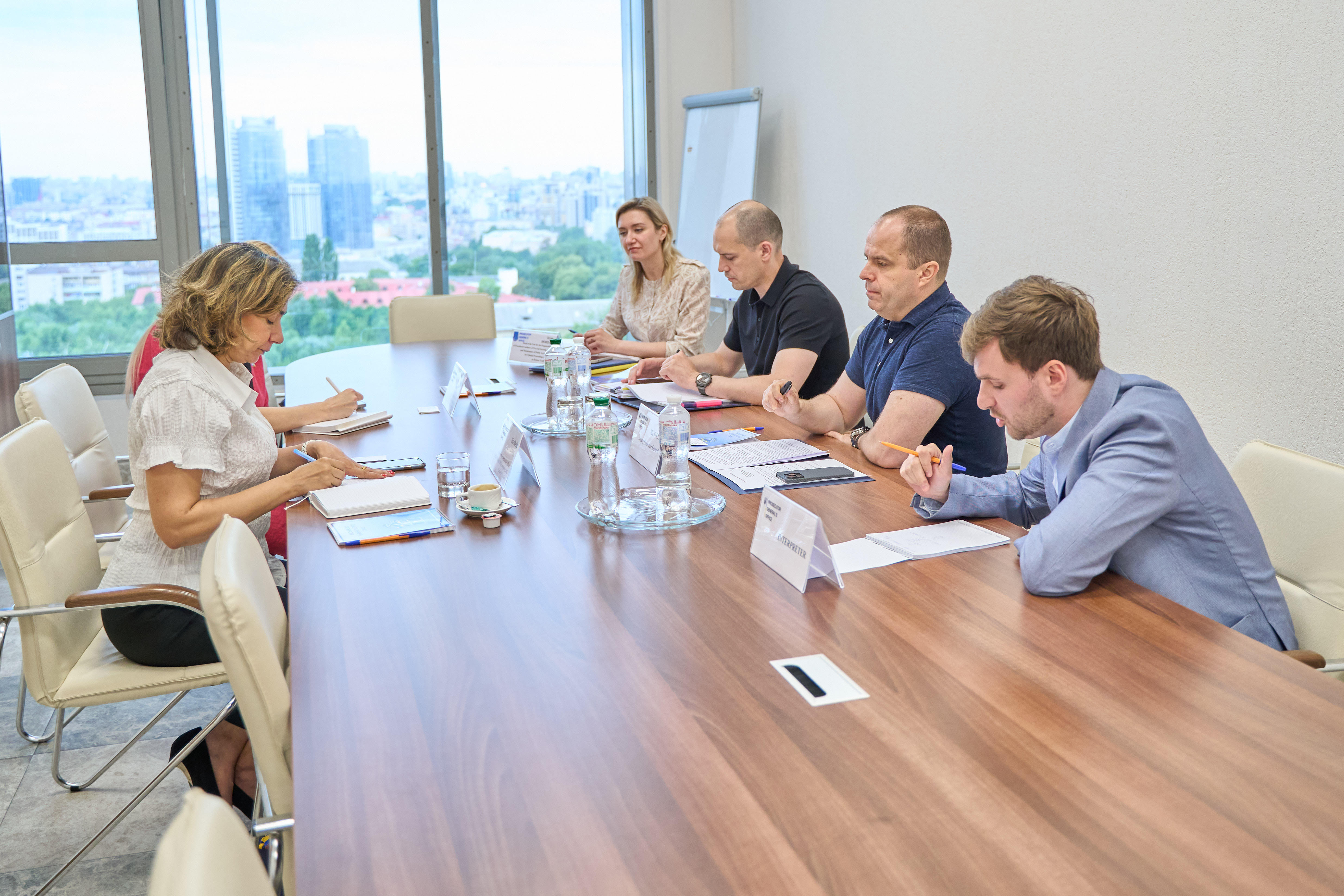 Ігор Мустеца обговорив співпрацю з головою Програмного офісу Управління ООН з наркотиків і злочинності в Україні Харшет Вірк