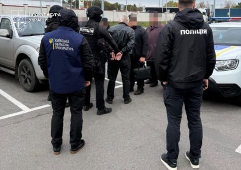 In the Kyiv region, the head of a public organization who demanded UAH 1.4 million from the commander of a military unit for "influence" on the allocation of funds for the purchase of drones was detained and served with suspicion