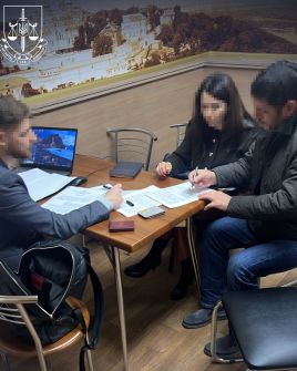 The witness in the case of aiding the aggressor state was informed of the suspicion of knowingly false testimony