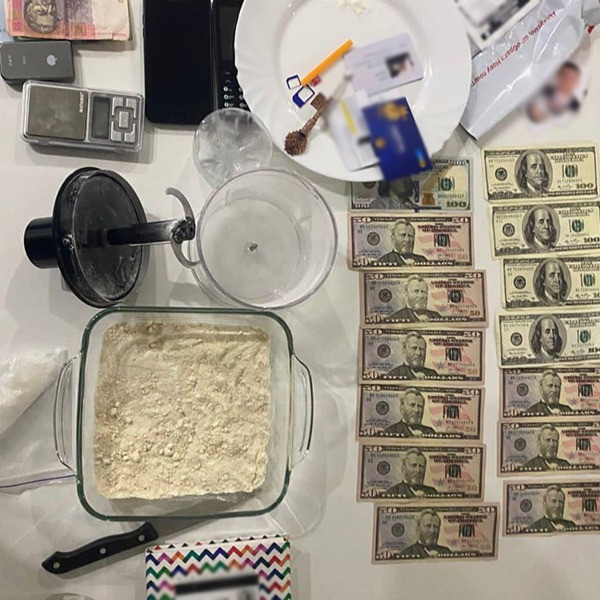 У Києві затримали іноземця із 2 кг кокаїну