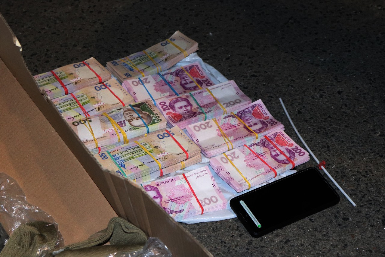 В Дніпрі повідомили про підозру військовослужбовцю, який вимагав 600 тис грн за нарахування бойових виплат