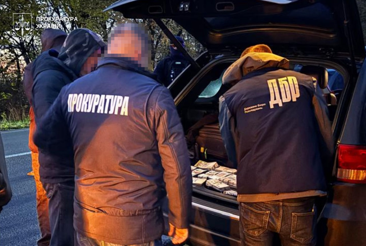 UAH 2 million for almost 100 cubic meters of unaccounted wood: the forestry branch "Central Forestry Office" and an entrepreneur from Lviv were exposed