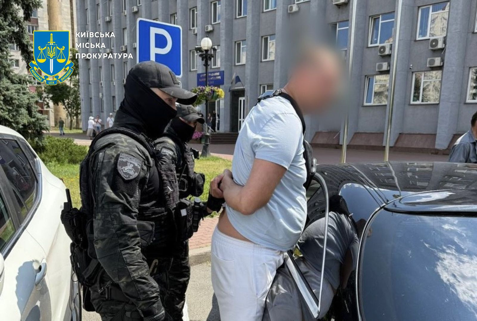 $ 15,000 for continuing disability and assistance abroad - reported suspicion to a scheme participant