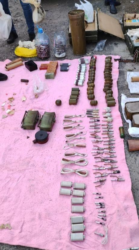 Незаконний збут зброї та боєприпасів – викрито групу осіб, до якої входили правоохоронці (ФОТО)