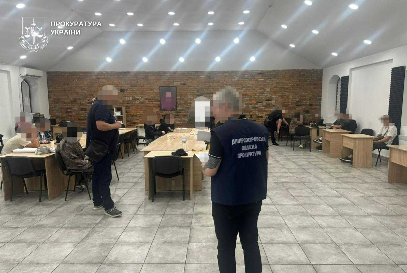 Prosecutors stopped 11 fraudulent call centers in Dnipro