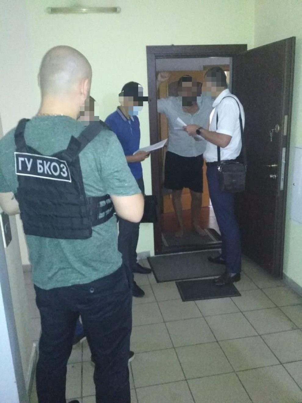 Заволодіння 400 тис доларів США речових доказів – підозрюють керівника та посадовців АРМА (ФОТО)