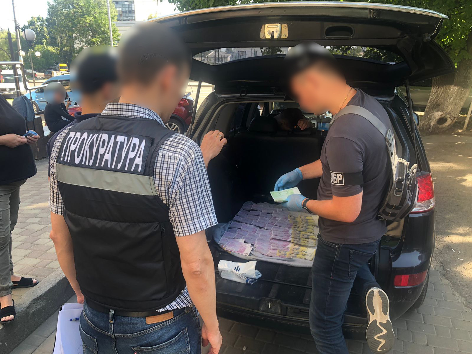 На Буковині на одержанні 40 тис євро викрито начальника слідчого відділення райуправління поліції