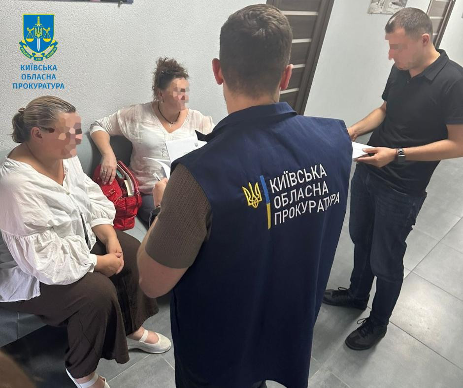 In the Kyiv region, a lawyer was exposed that demanded an undue benefit for influencing the employees of the Tax Code