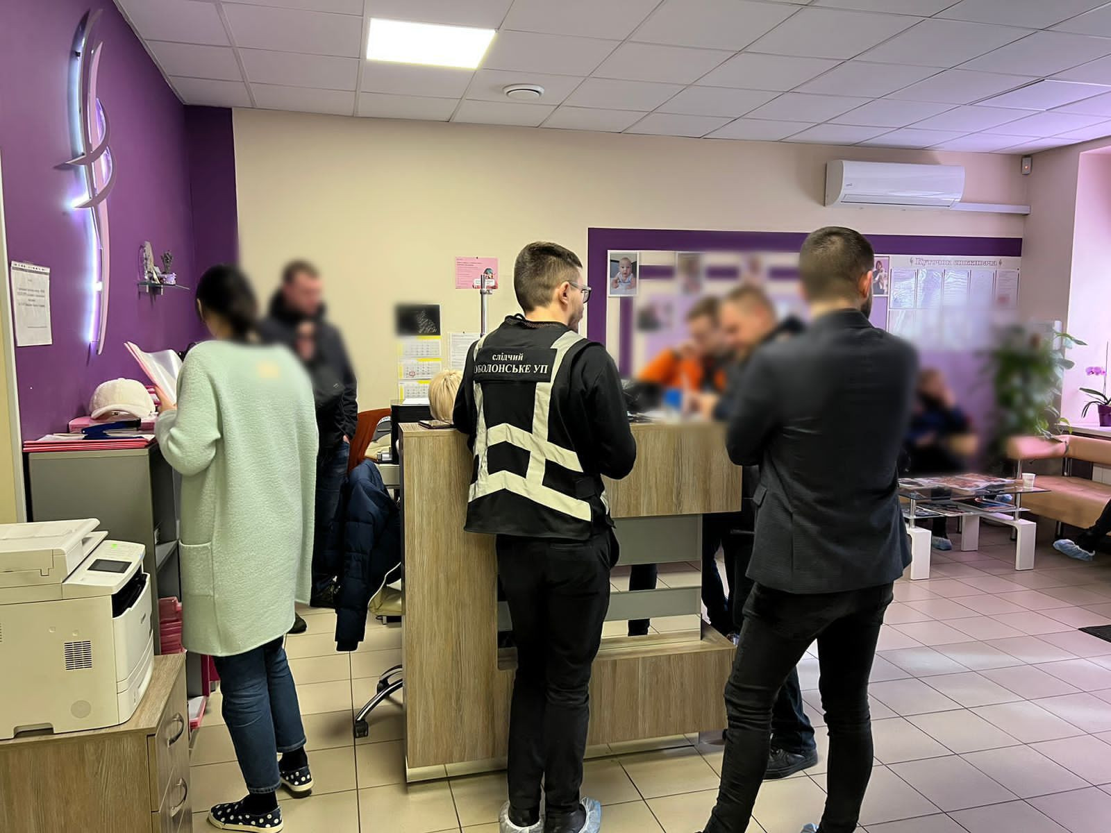 Торгівля дітьми - викрито масштабну схему переправлення новонароджених дітей за кордон під прикриттям сурогатного материнства