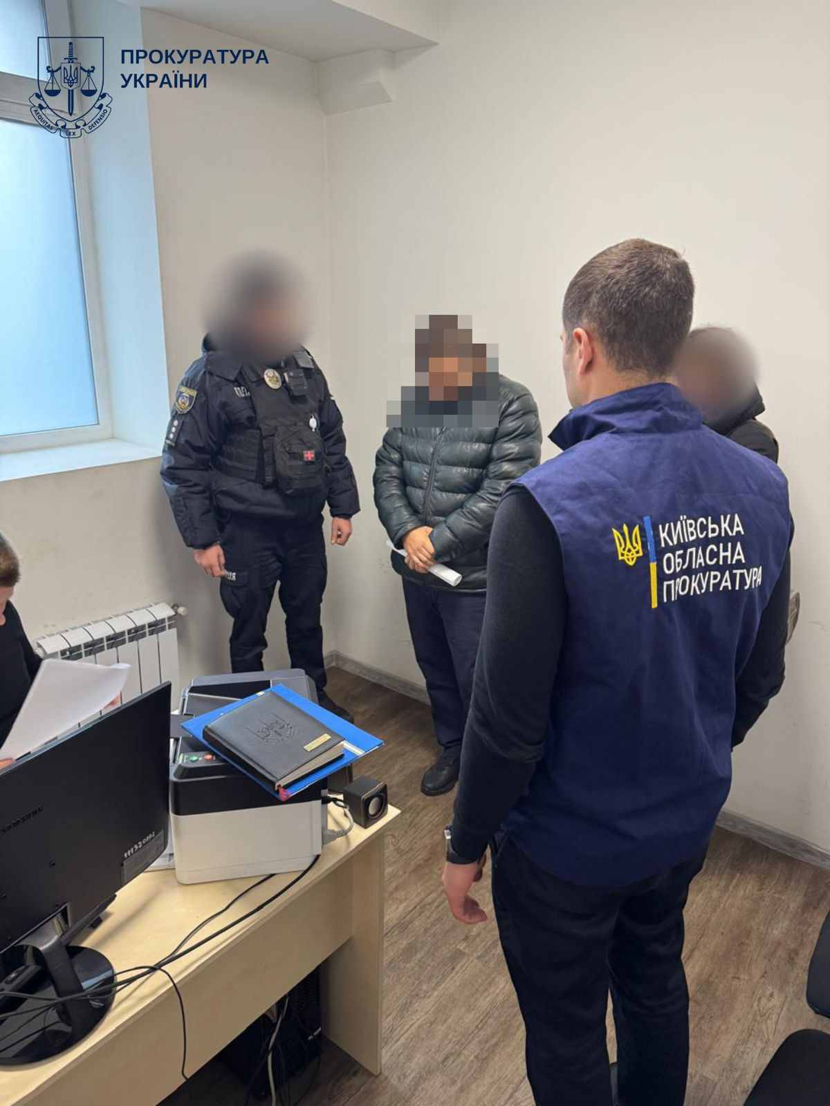 An employee of the National Police of Ukraine who demanded 25,000 dollars for "crushing" an illegal business was exposed
