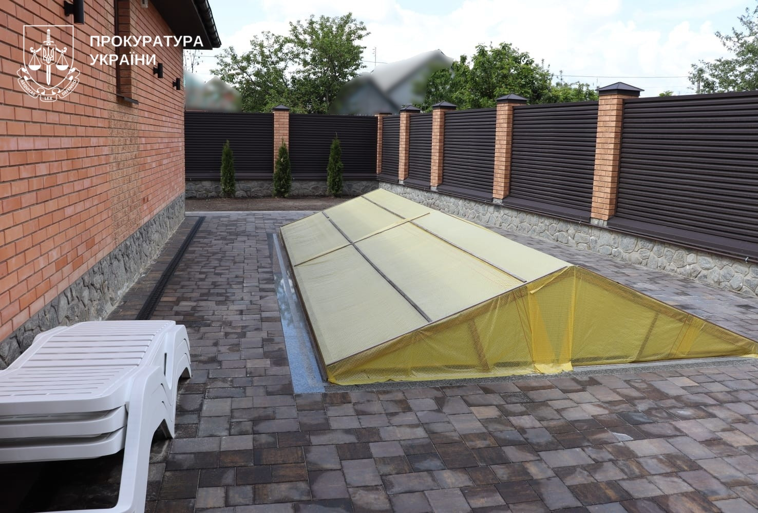 Subordinates were involved in construction instead of work. The case of three law enforcement officers was sent to court