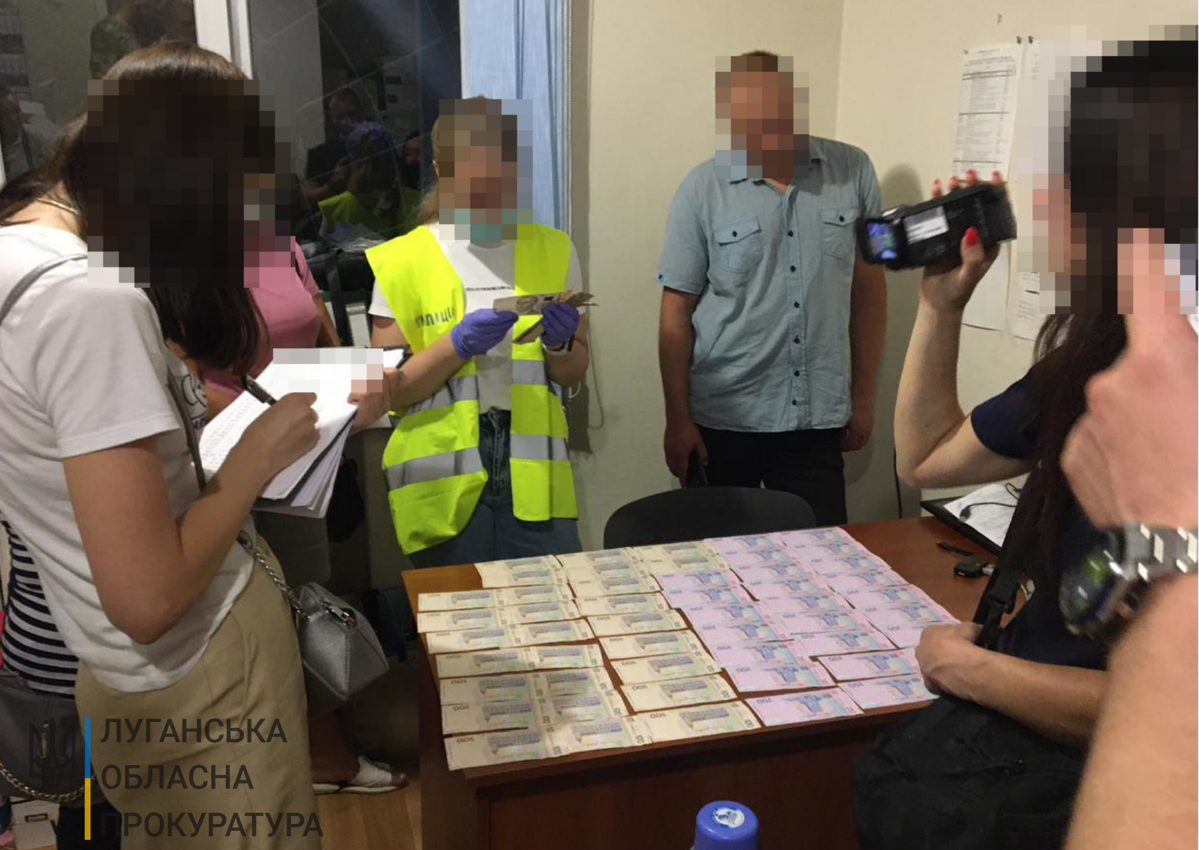 3000 доларів США за закриття кримінального провадження – громадянці повідомлено про підозру (ФОТО)