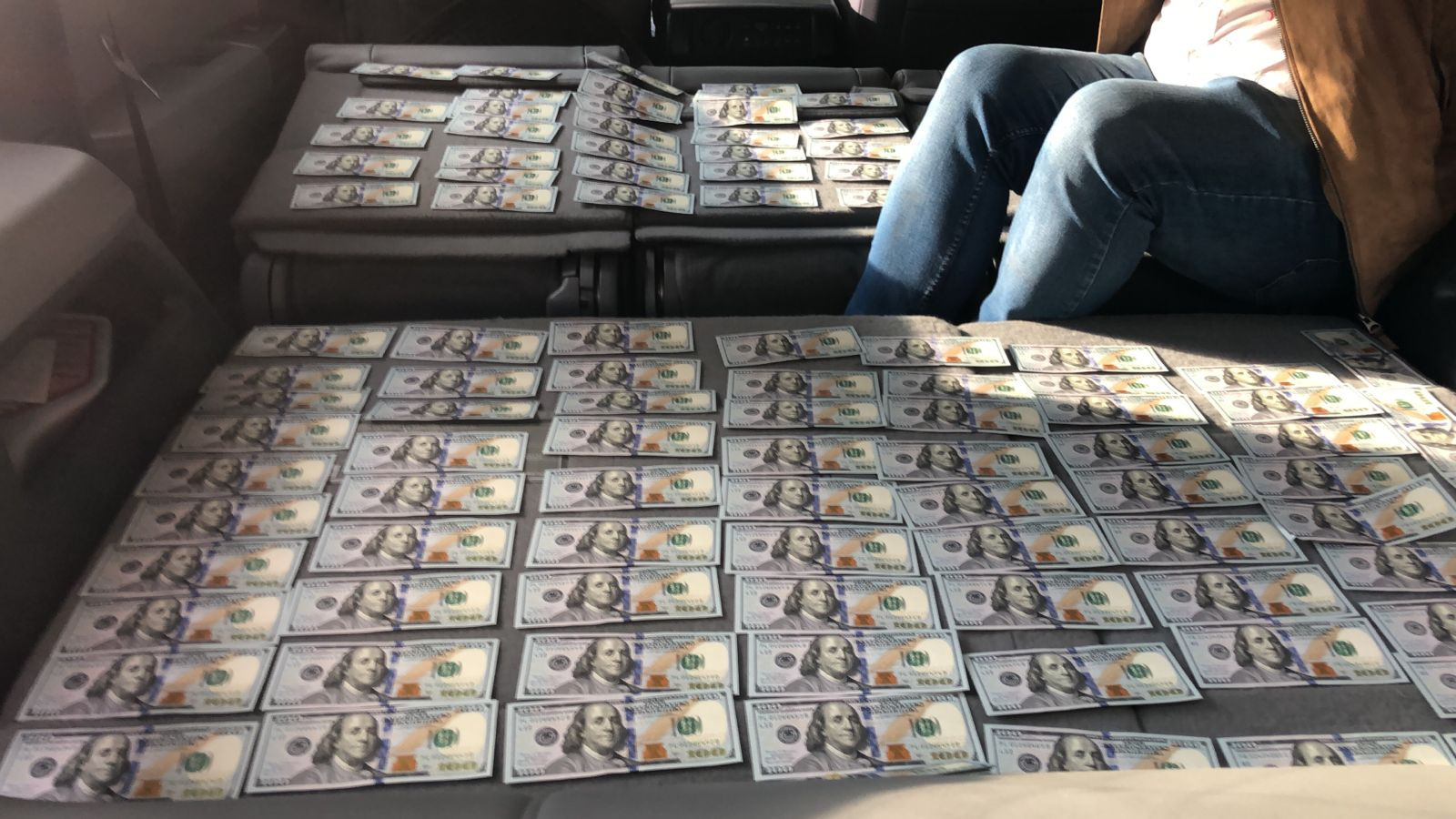 30 тис доларів США за укладення договору про будівництво – затримано посадовця Міноборони та посередника (ФОТО)