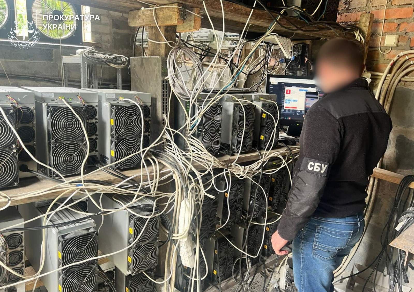 The organizer of the mining farm "cheated" electricity for UAH 2.3 million — he was notified of the suspicion