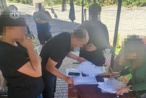 In the Dnieper, a scheme of illegal re -registration of real estate according to counterfeit documents is exposed - a group of persons headed by a private notary is suspected