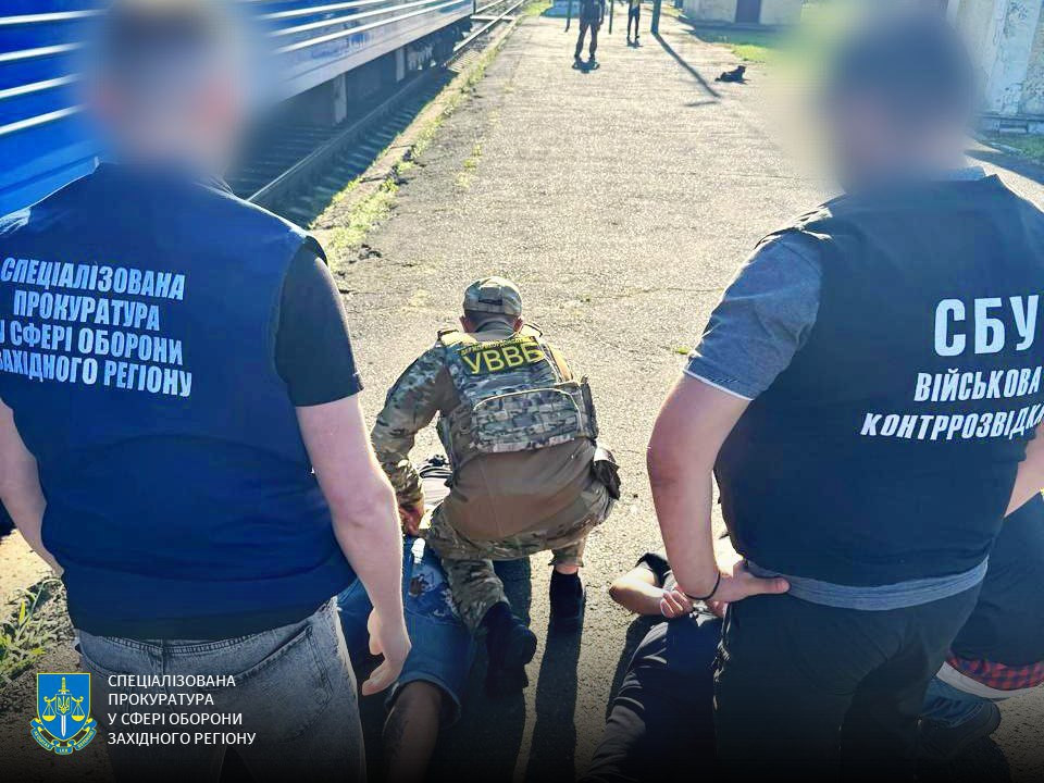 In Volyn, a train conductor was exposed, who for $ 7,000 tried to ship the military to Poland