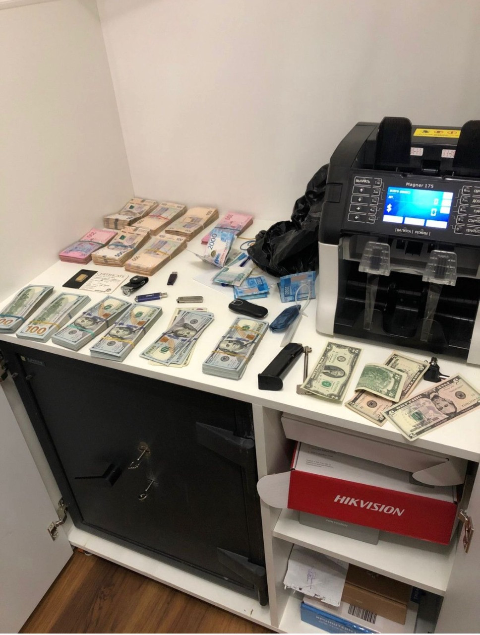 Заблоковано механізм з легалізації грошових коштів для представників міжнародних хакерських угруповань (ФОТО)