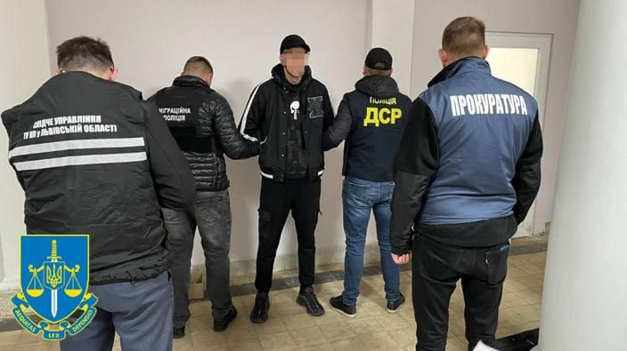 Організація незаконного переправлення військовозобов’язаних за кордон – у Львові затримано чоловіка