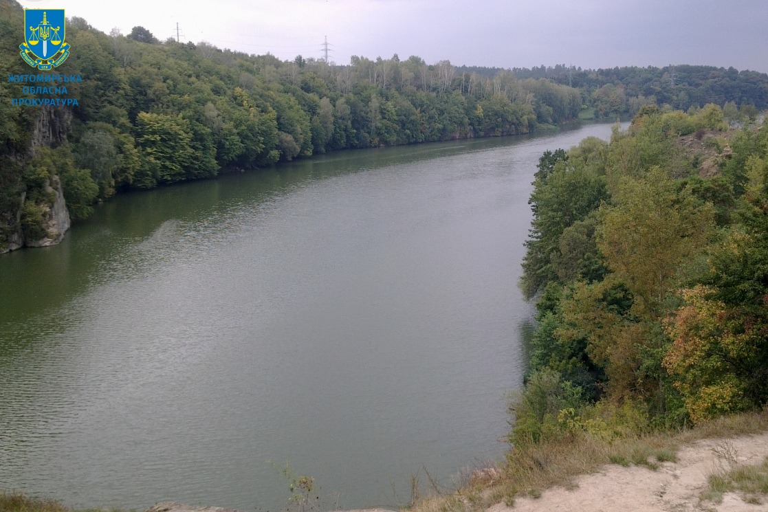 Забруднення річки Тетерів стічними водами – повідомлено про підозру посадовцю Коростишівського міськводоканалу