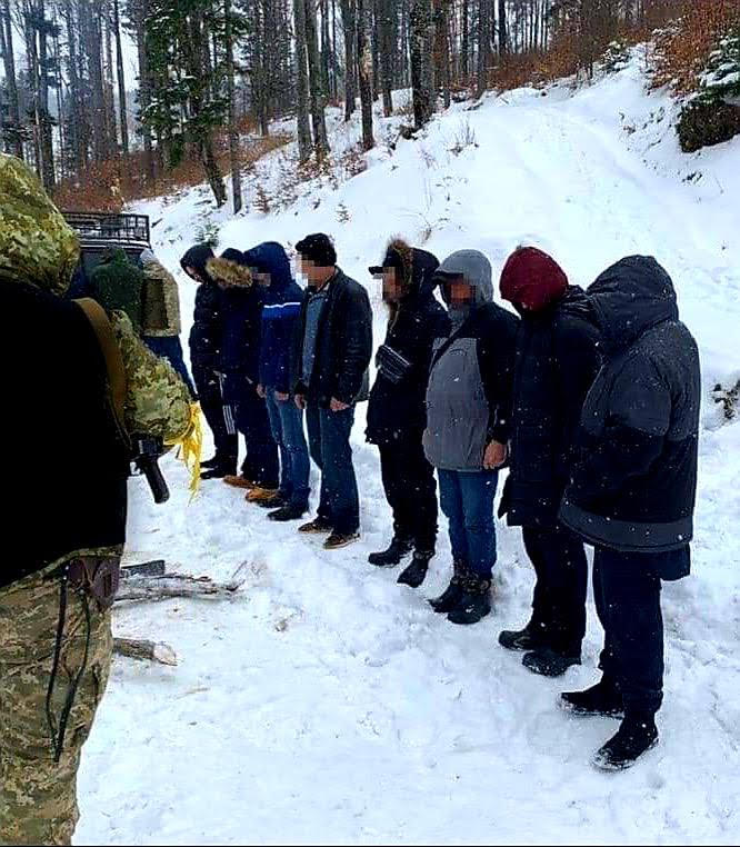 Організація незаконного переправлення військовозобов’язаних за кордон – на Буковині судитимуть членів злочинного угруповання