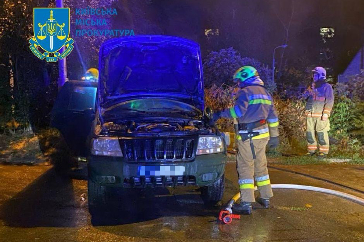 На Черкащині та у Києві викрито двох чоловіків, які на замовлення підпалили авто військових