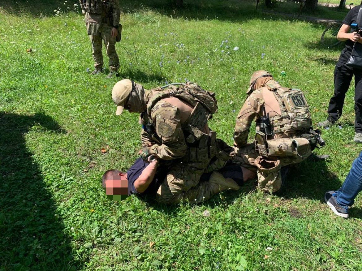 Передавав дані про місця дислокації військових підрозділів ЗСУ на Сумщині – затримано агента спецслужб РФ