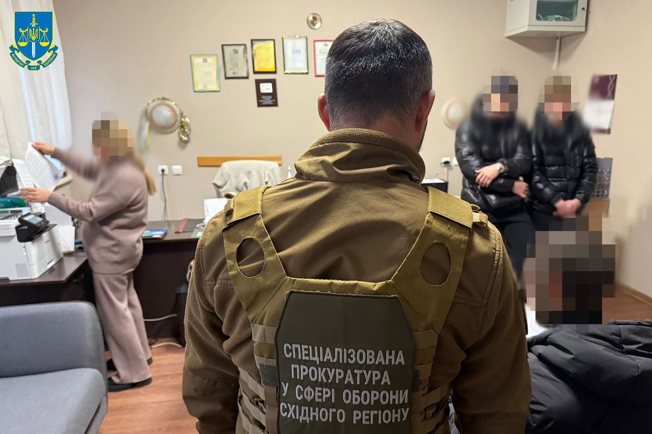 У Дніпрі викрили схему незаконного уникнення мобілізації – проведено обшуки у посадовців ТЦК та медиків