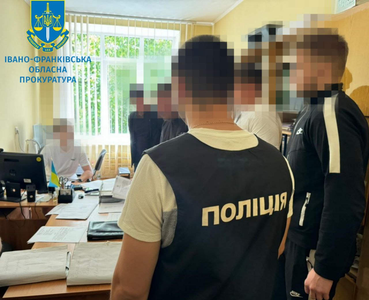 В Івано-Франківську викрили освітянина, який за хабар гарантував зарахування на навчання для відстрочки від мобілізації