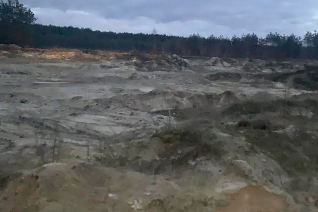 Незаконне видобування піску на понад 1,2 млн грн – на Волині повідомлено про підозру керівнику та двом працівникам підприємства