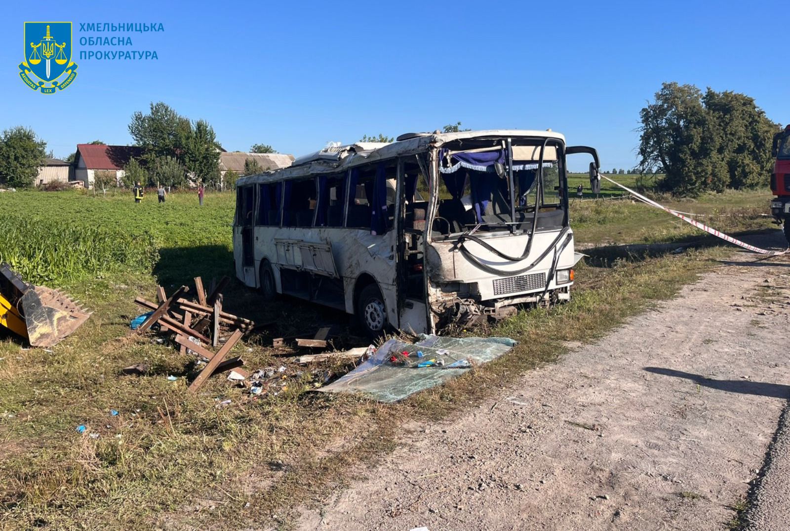 Правоохоронці встановлюють обставини ДТП автобуса з дітьми на Хмельниччині