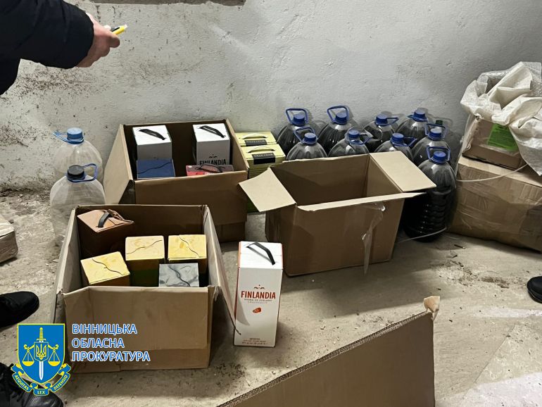 На Вінниччині викрито підпільне виробництво контрафактного алкоголю – підозрюються 8 осіб
