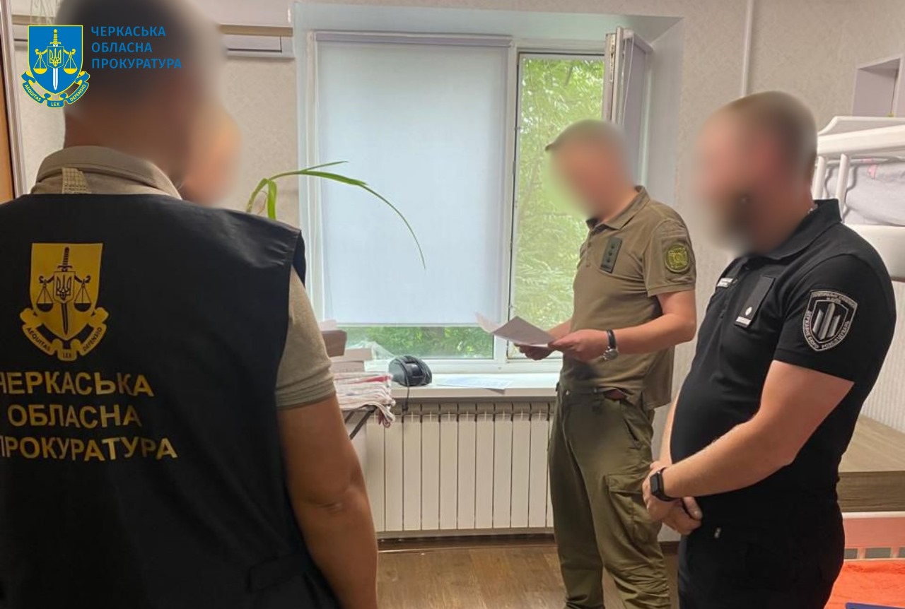 На Черкащині повідомлено про підозру посадовцю виправної колонії, який у нетверезому стані стріляв на СТО